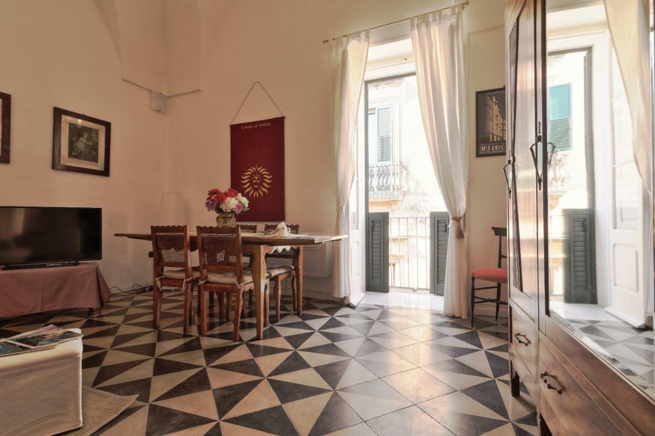 Slow Lecce - Old Town Apartment Sit Ngoại thất bức ảnh